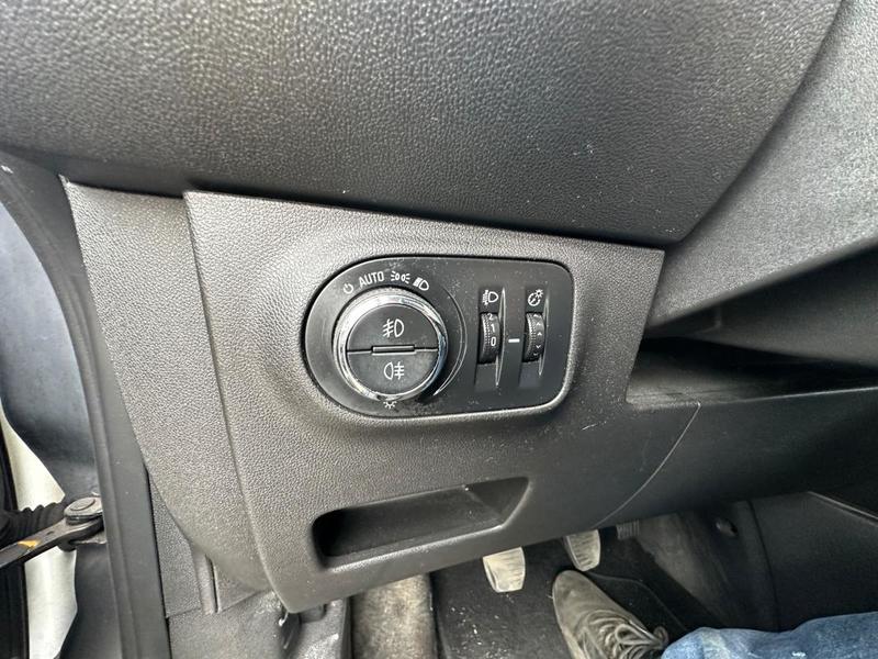 Opel Corsa 1.4 Turbo 100 ch Faible Kilometrage / Aucun Frais a Prevoir Ideal Jeune Permis Garantie 12mois