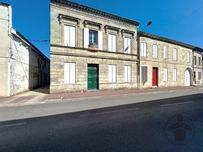 Maison - 211 m² - 6 pièces