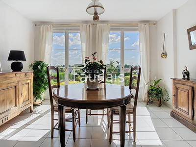 Maison - 137 m² - 6 pièces