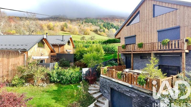 Châlet - 339 m² - 13 pièces