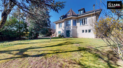 Maison ancienne - 235 m² - 8 pièces