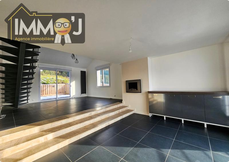 Maison - 196 m² - 8 pièces