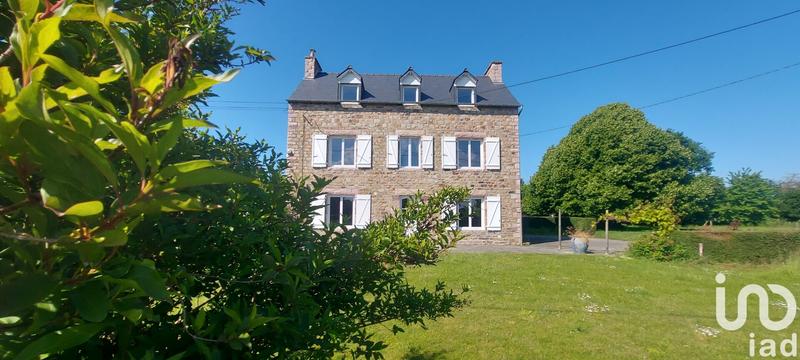 Maison - 214 m² - 12 pièces