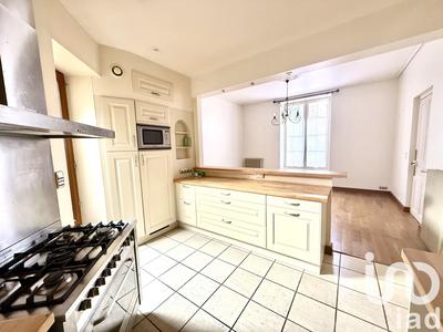 Maison - 177 m² - 9 pièces