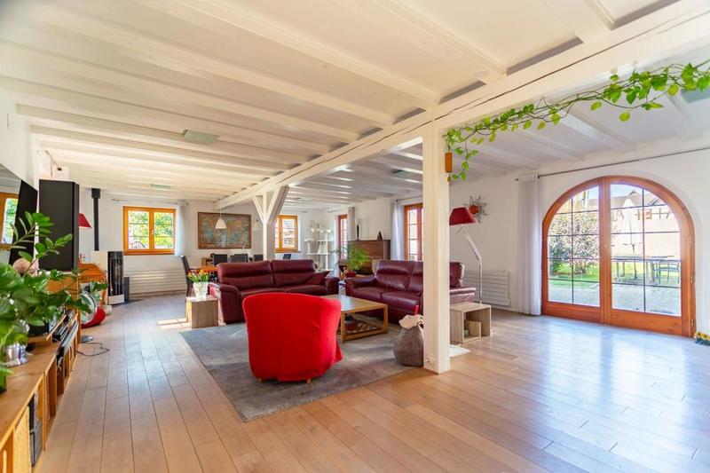 Propriété - 277 m² - 7 pièces