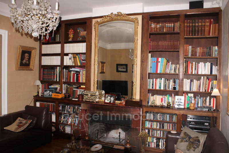 Demeure - 250 m² - 8 pièces