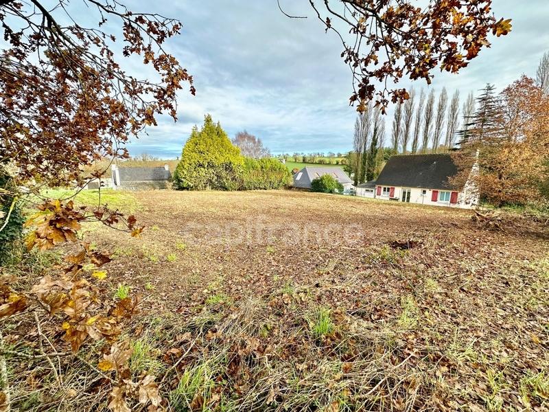 Terrain constructible - 1 468 m²