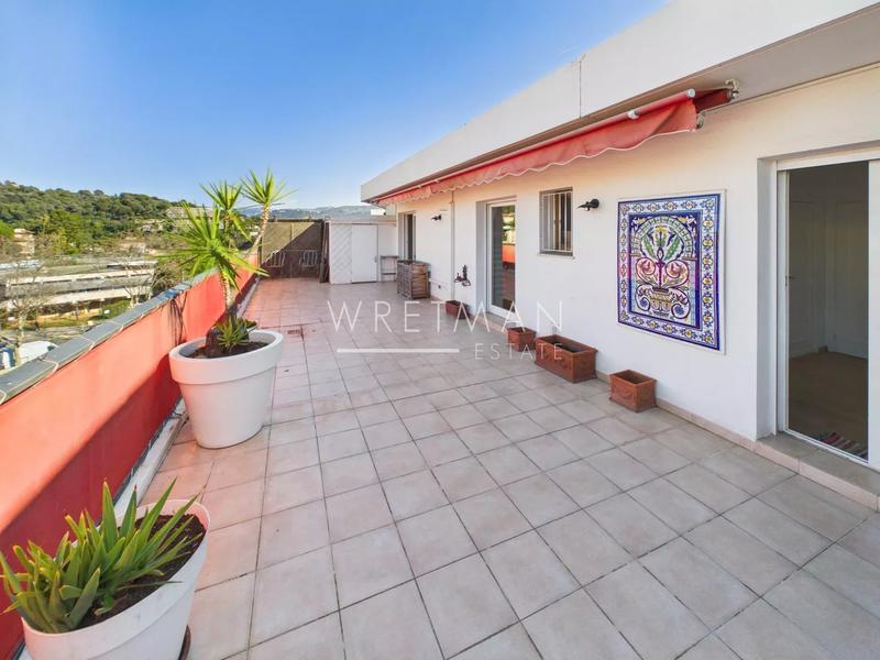 Appartement - 85 m² - 4 pièces