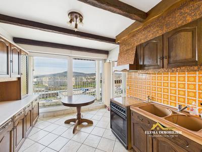 Appartement - 94 m² - 4 pièces