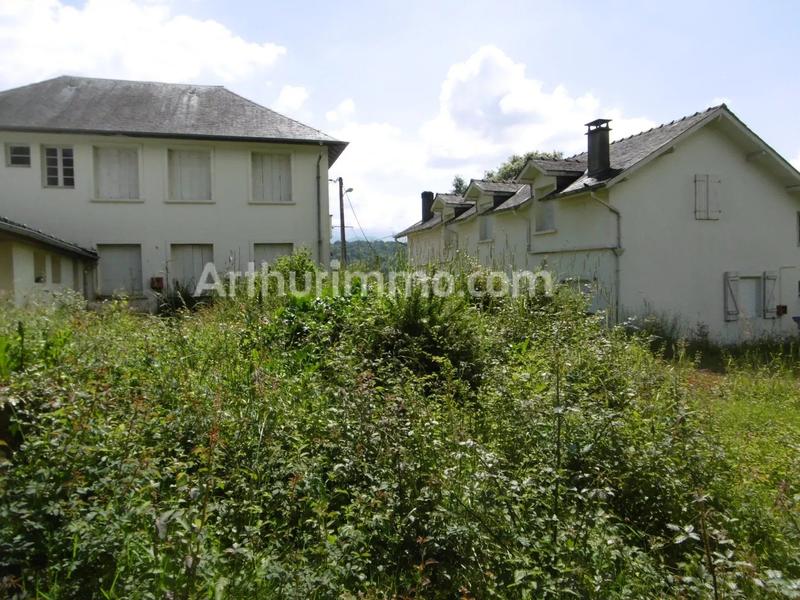 Maison - 570 m² - 31 pièces