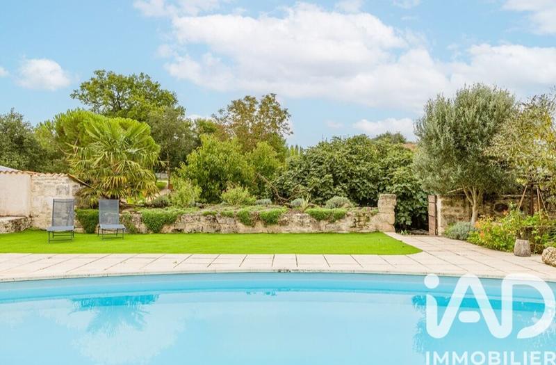 Maison - 275 m² - 11 pièces