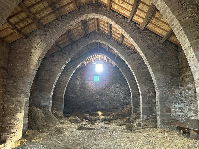 Grange - 300 m² - 2 pièces