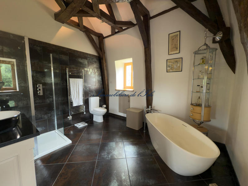 Maison - 295 m² - 8 pièces