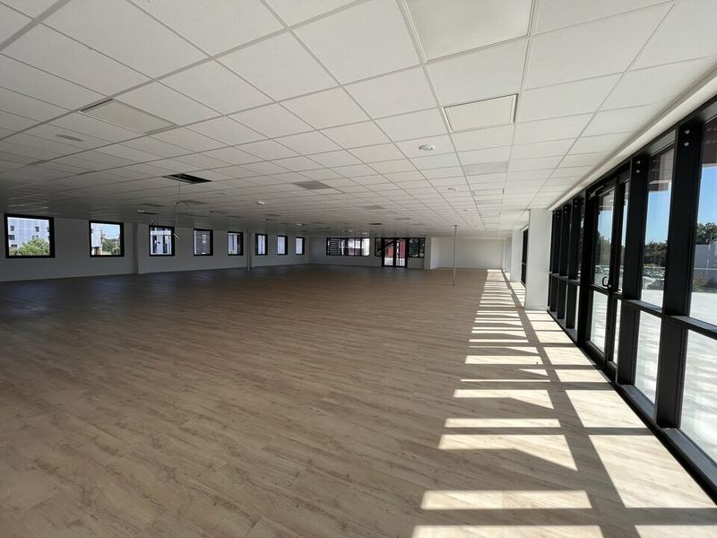 Bureau - 1 000 m²