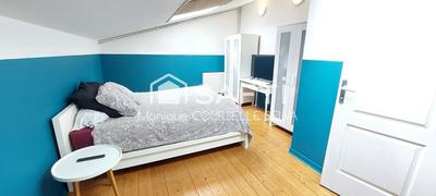 Maison - 221 m² - 11 pièces