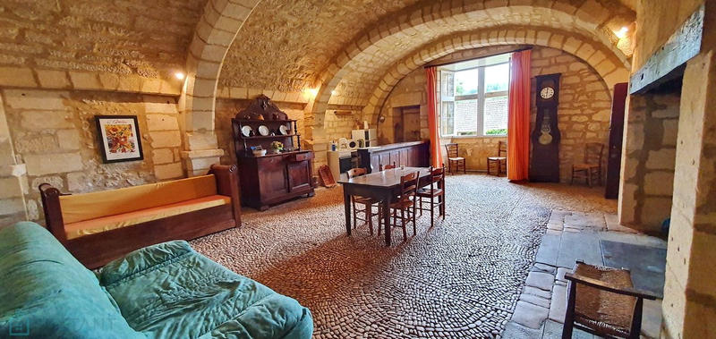 Maison - 250 m² - 4 pièces