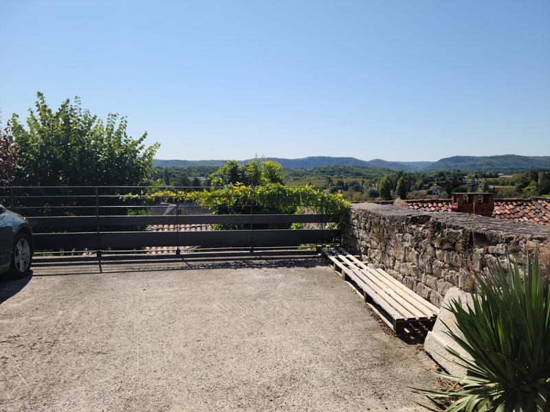 Maison - 104 m² - 6 pièces