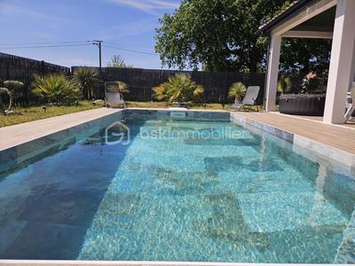 Maison - 137 m² - 5 pièces