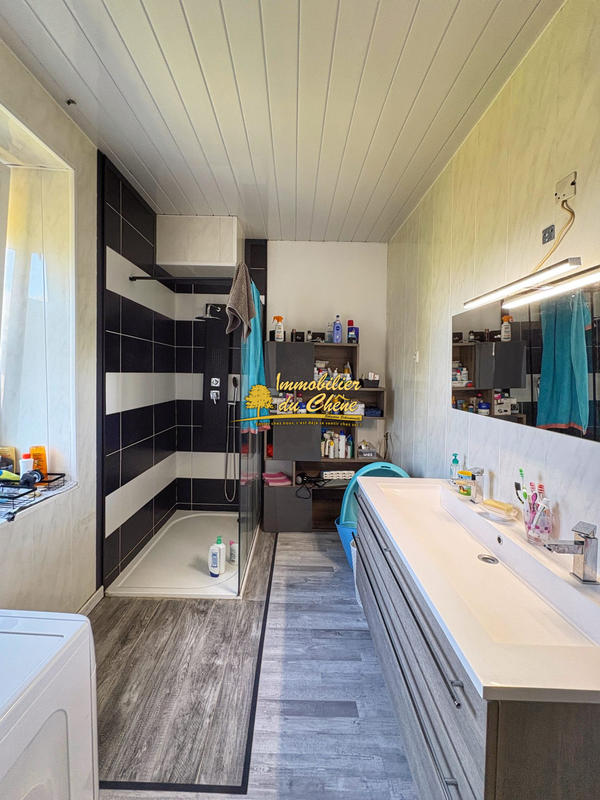 Maison - 210 m² - 9 pièces