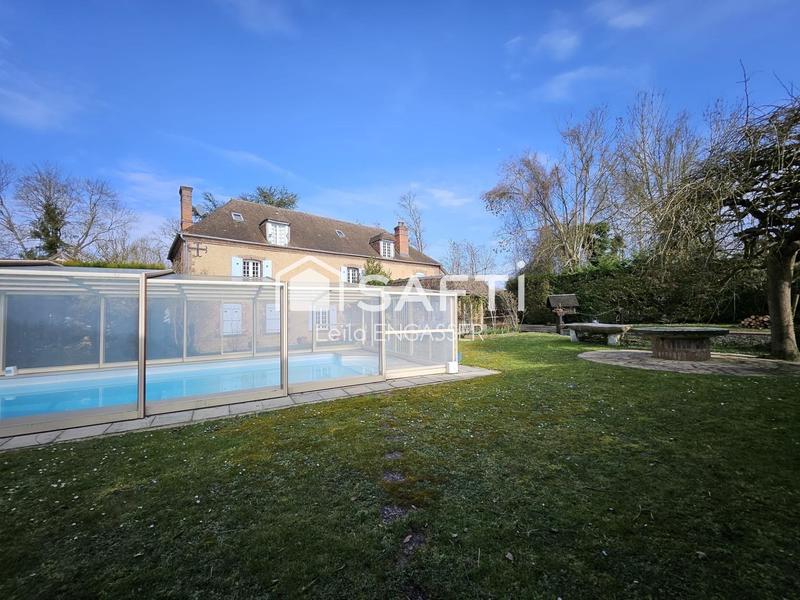 Maison - 465 m² - 10 pièces