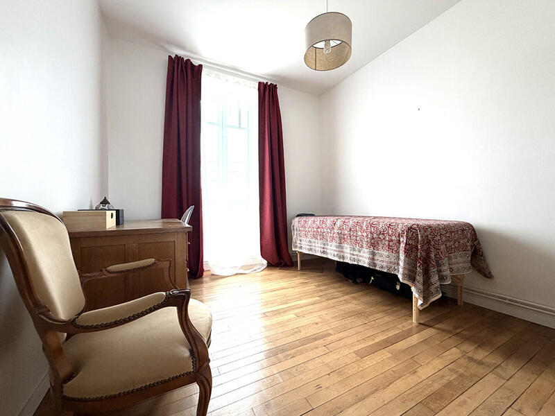 Maison - 152 m² - 8 pièces