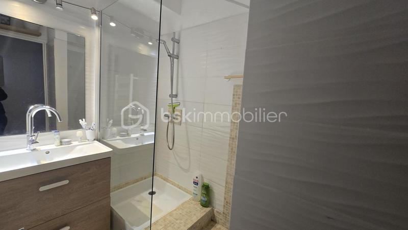 Studio - 25 m² - 1 pièce