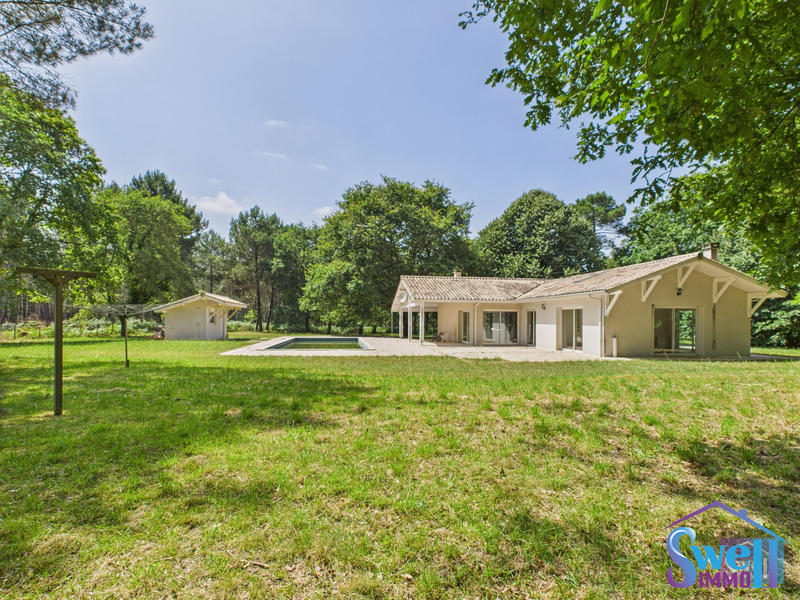 Maison contemporaine - 272 m² - 9 pièces