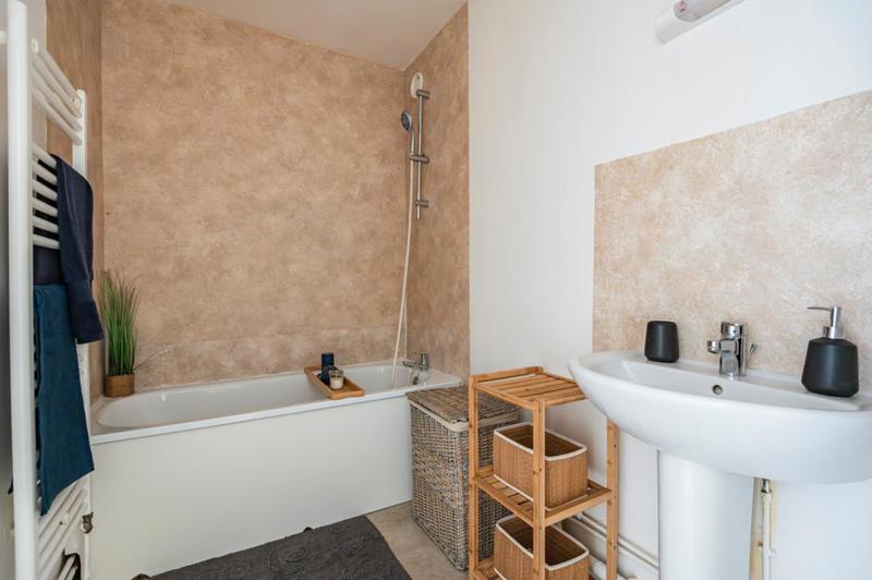 Appartement - 104 m² - 4 pièces