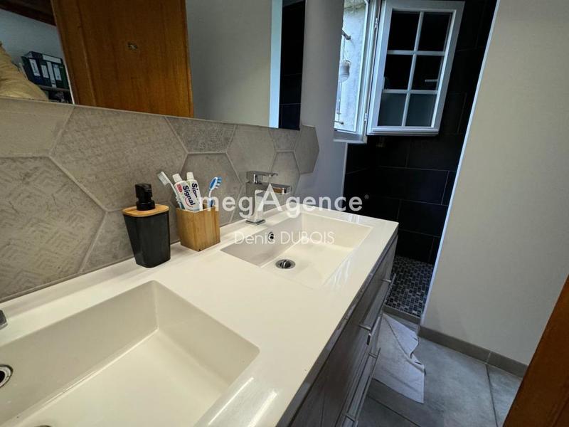 Maison - 200 m² - 8 pièces