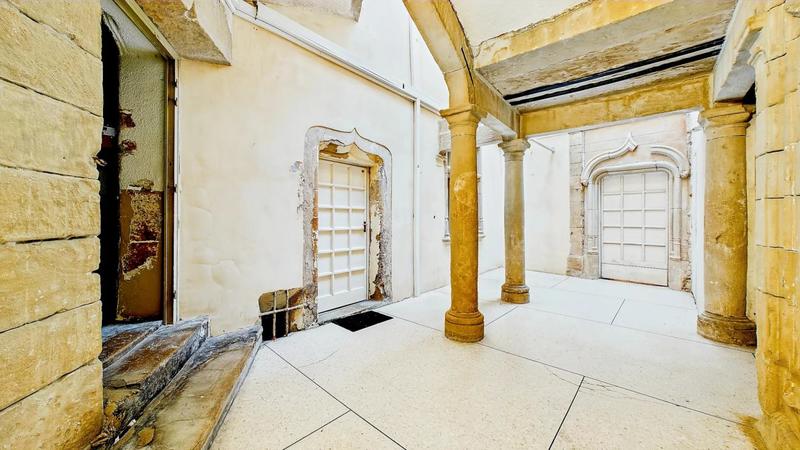 Appartement - 104 m² - 2 pièces