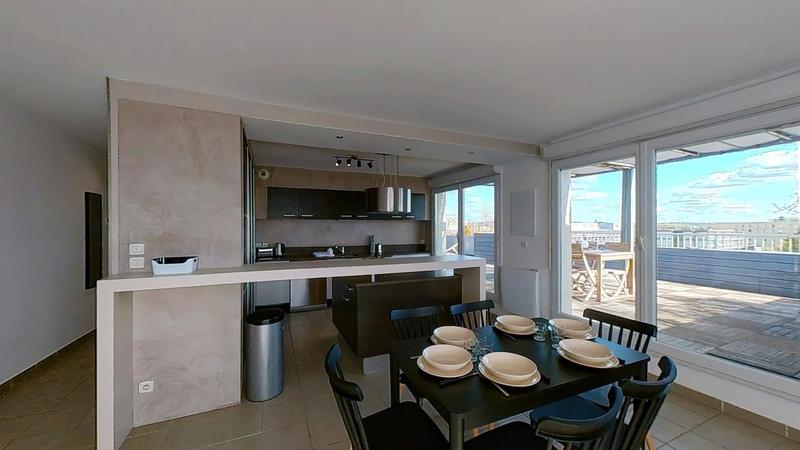 Appartement - 136 m² - 7 pièces