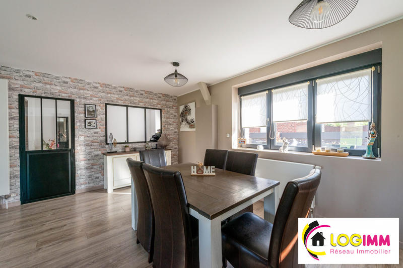 Maison - 256 m² - 7 pièces