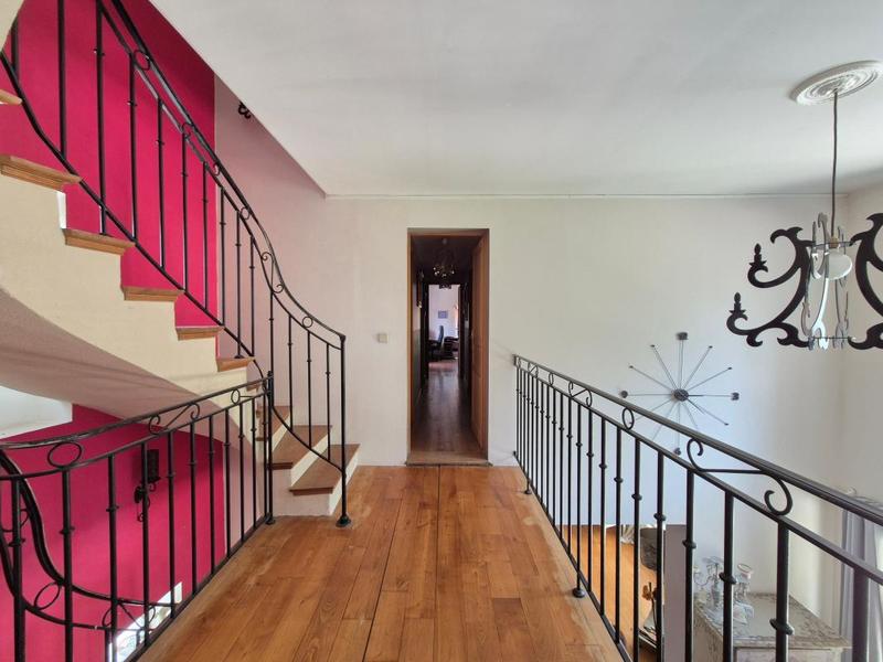 Maison - 350 m² - 7 pièces
