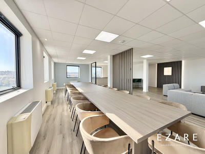 Bureau - 117 m² - 1 pièce