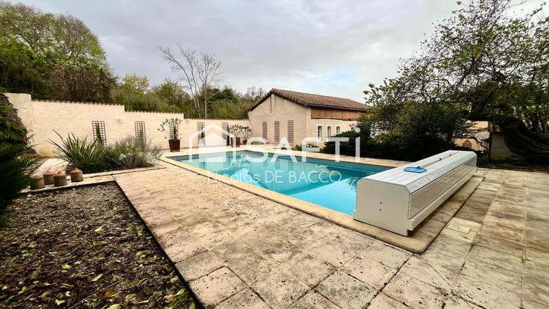 Maison - 296 m² - 9 pièces