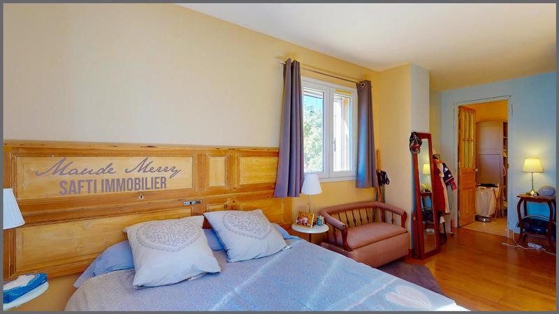 Maison - 170 m² - 8 pièces