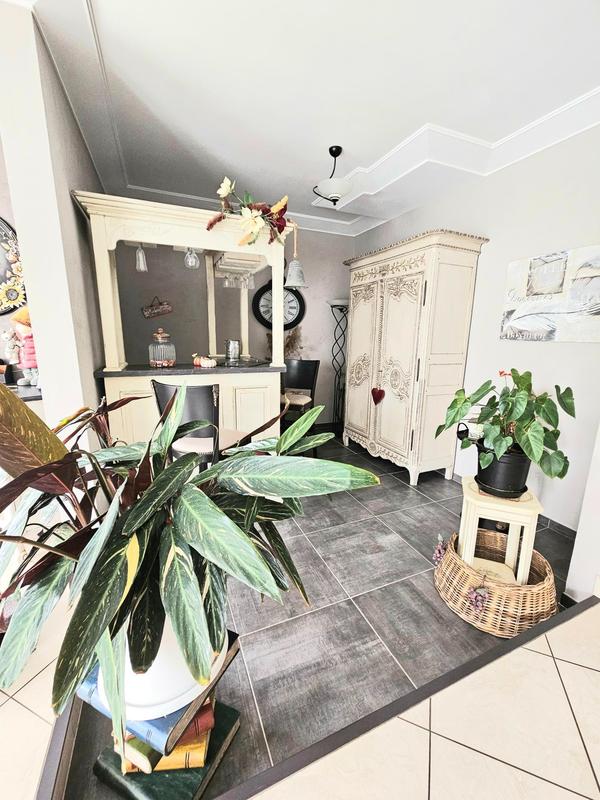 Maison - 212 m² - 7 pièces