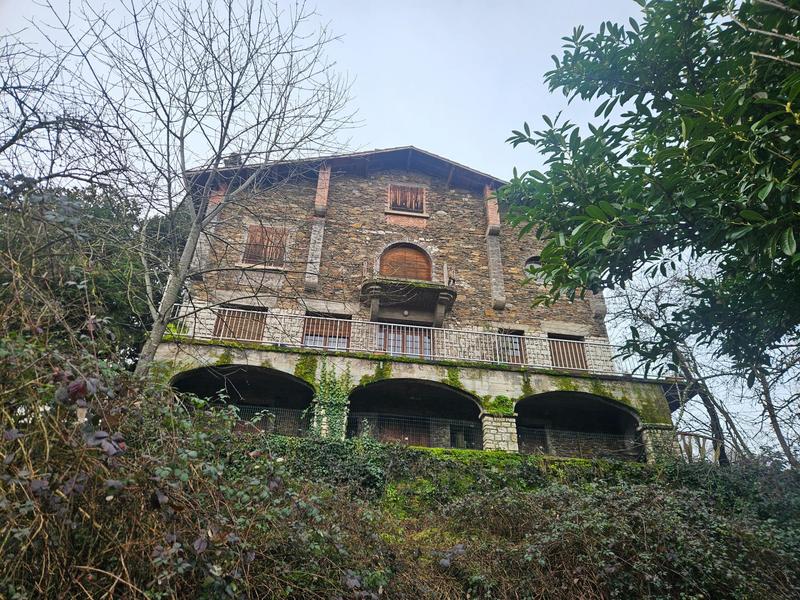 Maison - 260 m² - 9 pièces