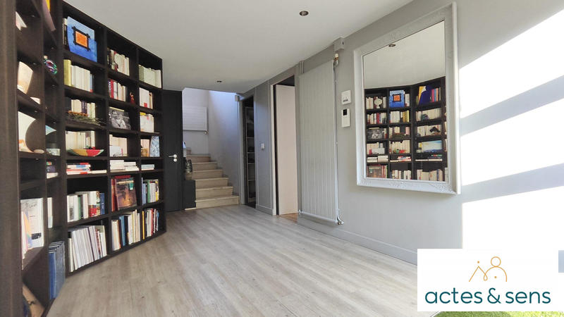 Maison - 215 m² - 10 pièces