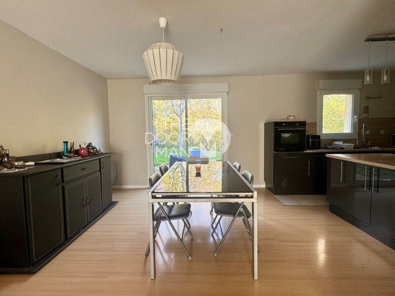 Maison - 96 m² - 5 pièces