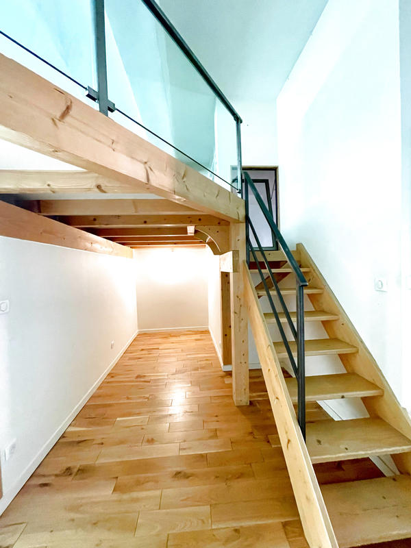 Appartement - 92 m² - 2 pièces