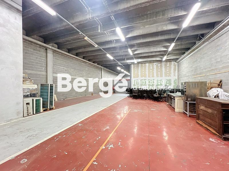 Entrepôt - 1 232 m²