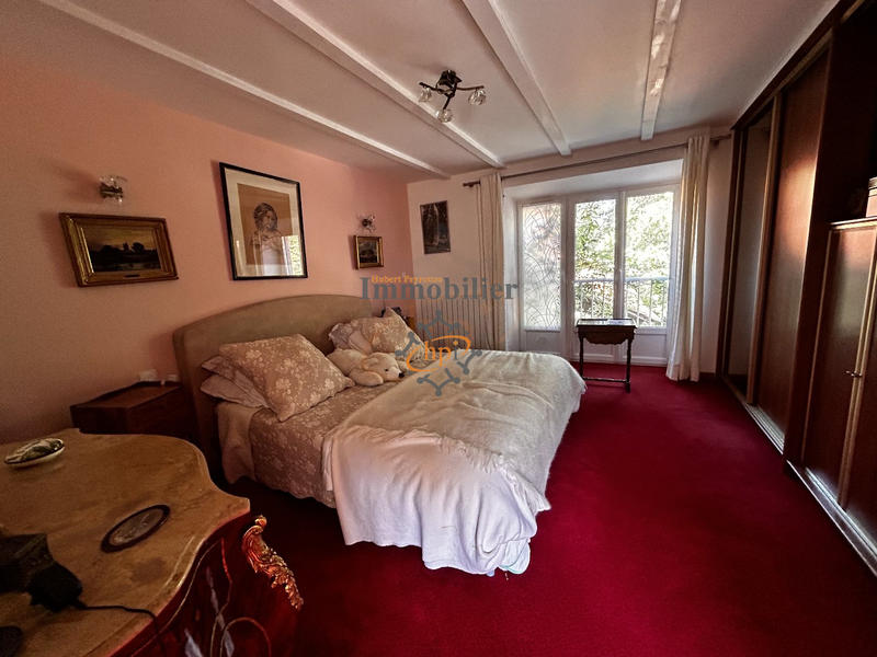 Maison - 268 m² - 7 pièces