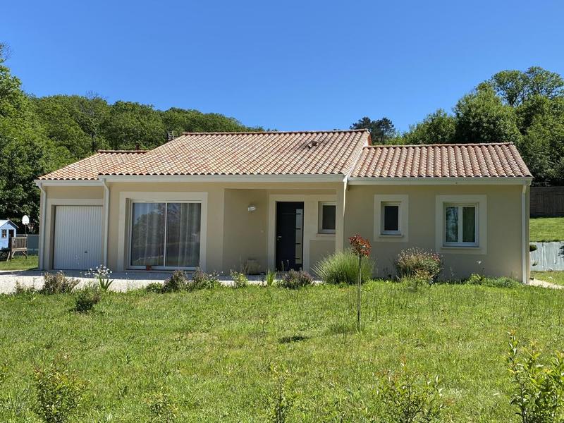 Maison - 90 m² - 4 pièces