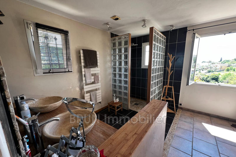 Villa - 280 m² - 7 pièces