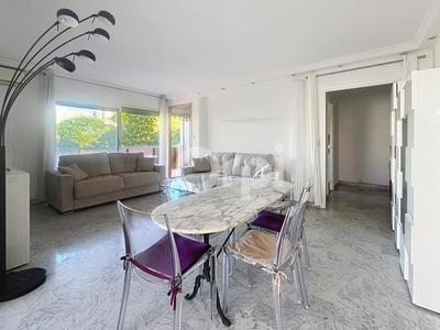 Appartement - 82 m² - 3 pièces