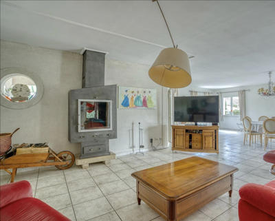 Maison - 209 m² - 4 pièces