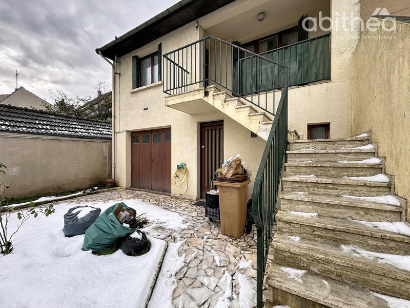 Maison - 88 m² - 4 pièces