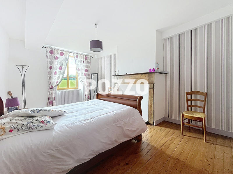 Maison - 240 m² - 9 pièces