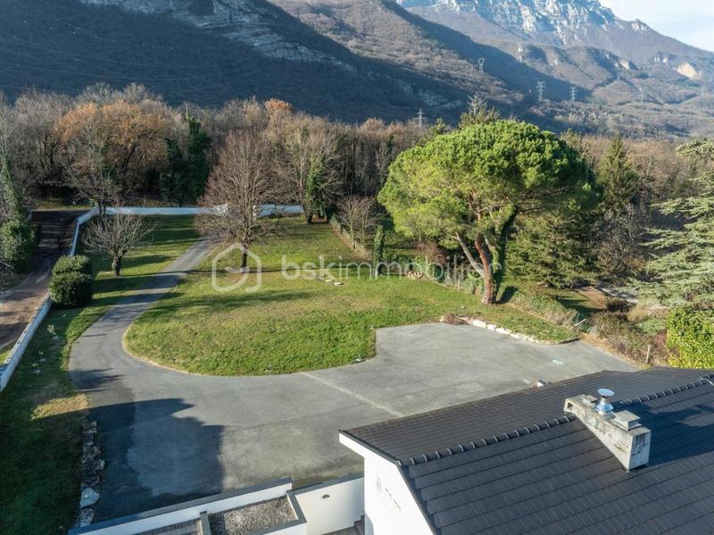 Maison - 200 m² - 6 pièces